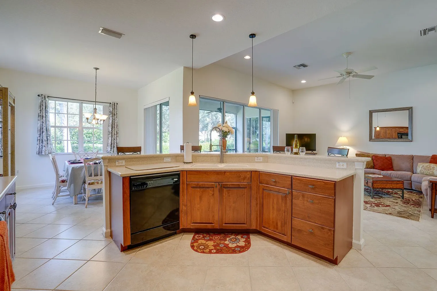 3 bed, 3.0 bath, 1980 sqft, $3,394 — Photo 4