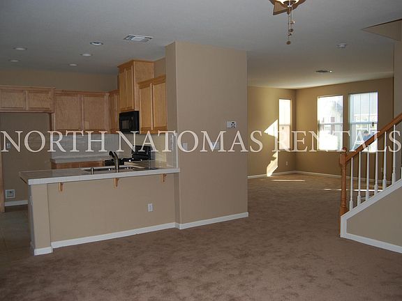 5th image of 330 Wapello Cir