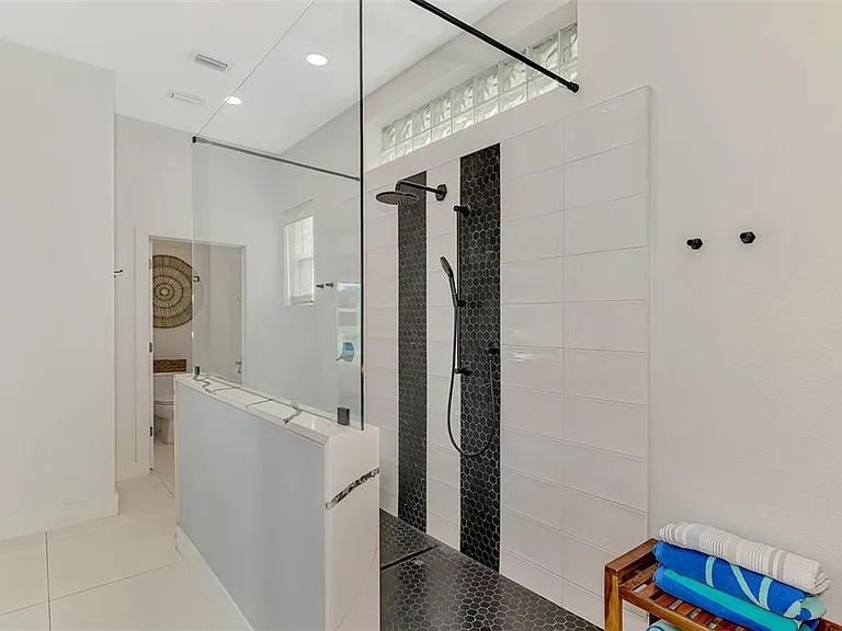 561 Fallbrook Dr — Photo 34