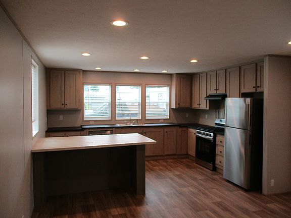 4th image of 16 Jacqueline Dr #16