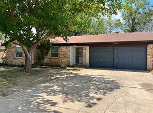 6004 Ridgecrest Dr, Watauga, TX 76148