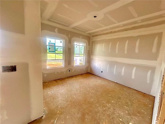 3rd image of 709 Mistwood Way