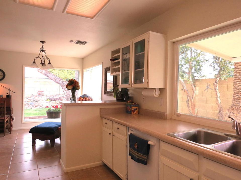 1st image of 4026 W Harmont Dr