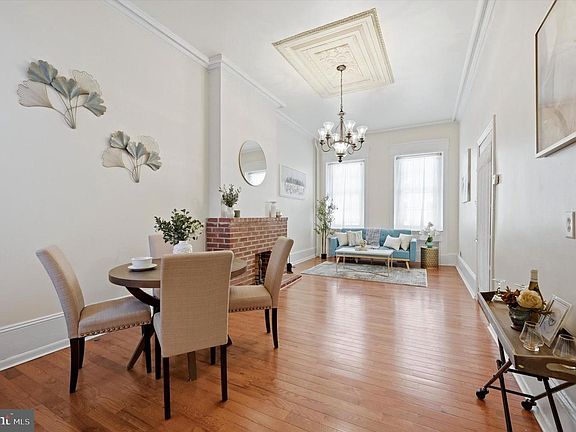 5th image of 1127 Green St