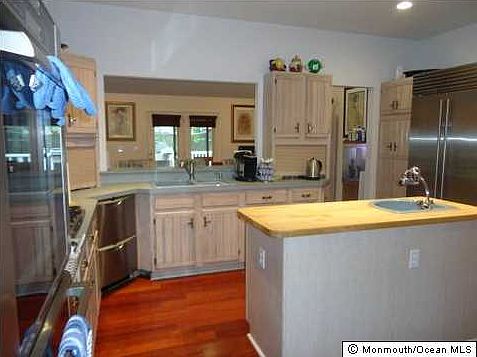 2nd image of 34 Queens Ct