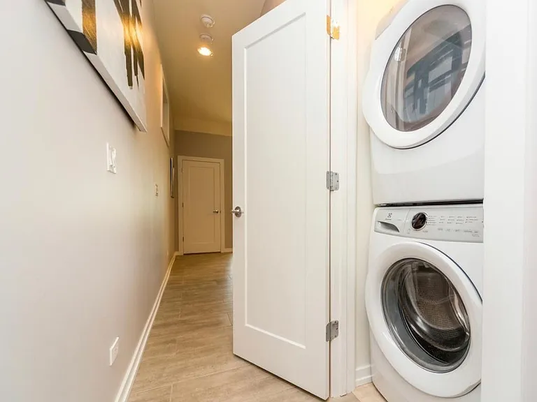 2424 W Fillmore St #1 — Photo 12