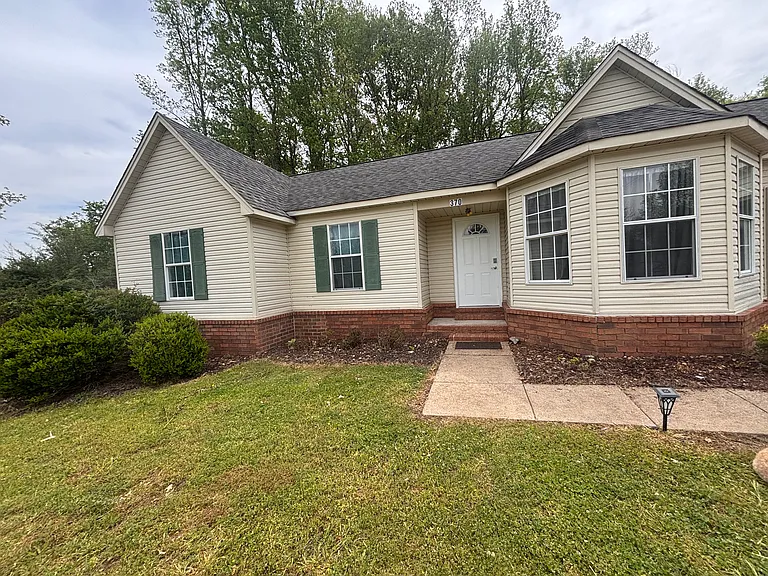 370 Brown Rd — Photo 1