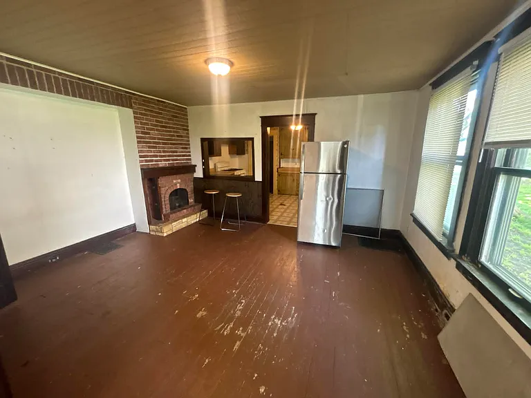 105 Fox St #1 — Photo 3