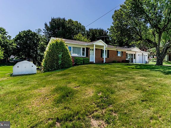 3rd image of 274 Cherry Lane Dr