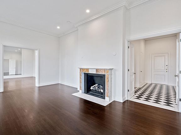 4th image of 1055 California St