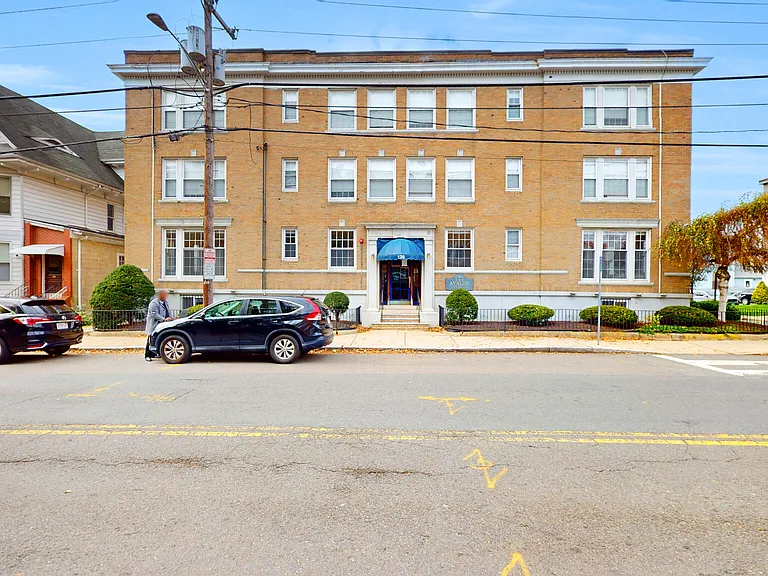 120 Summer St #11 — Photo 15