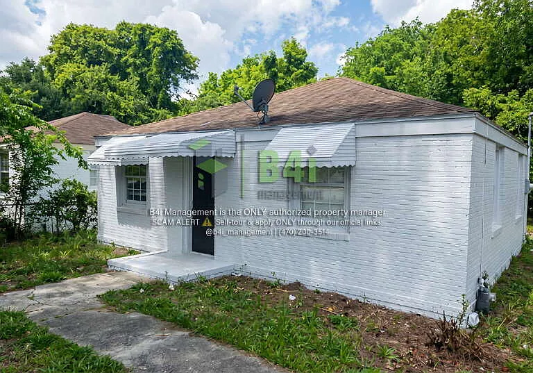 163 Munson Dr — Photo 1