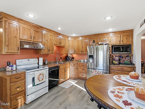4th image of 1470 Carver Rd