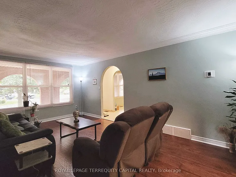 16 Mayfair Ct — Photo 9