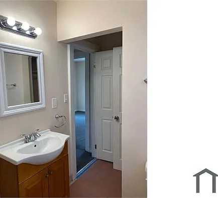 3653 S Normandie Ave — Photo 1