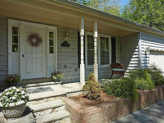2nd image of 1042 Carnation Dr