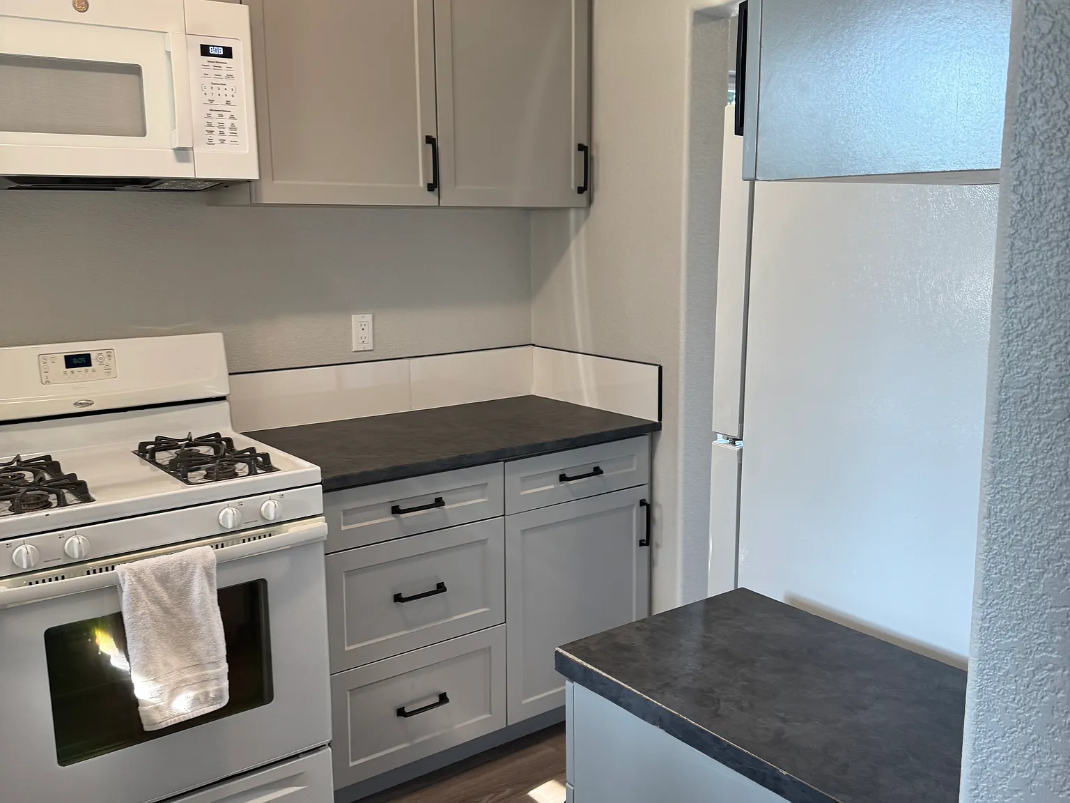 2 bed, 2.5 bath, 2636 sqft, $3,000 — Photo 4
