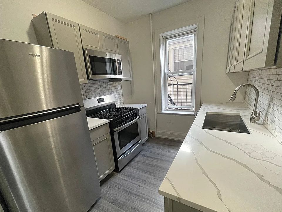 1st image of 153 Roosevelt Ave APT 2A