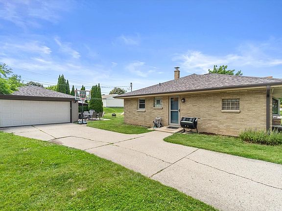 4th image of 3225 S 80th STREET