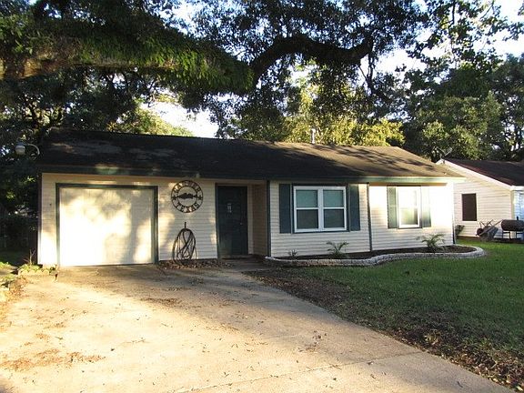 2nd image of 207 Cypress St