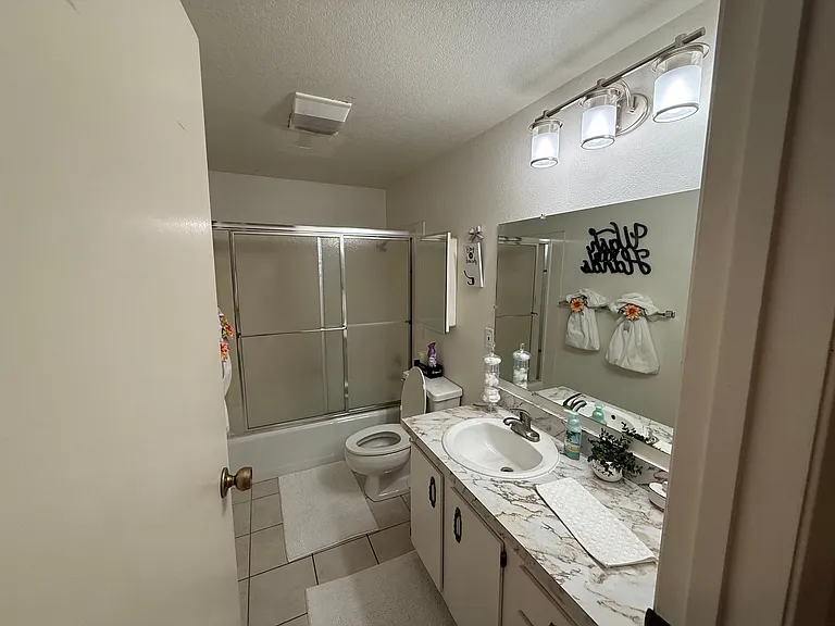 596 N Main St #A — Photo 12