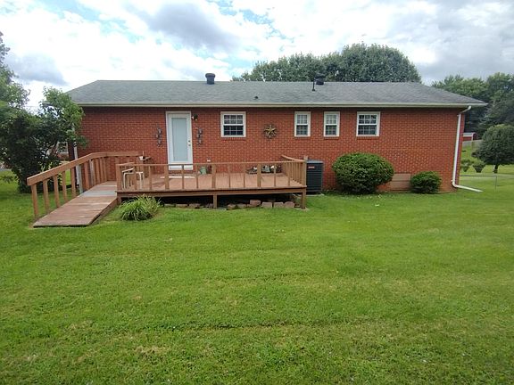 2nd image of 126 Crockett Ct