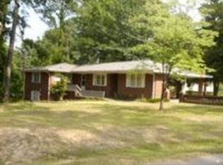 201 Skyway Dr, Warner Robins, GA 31088