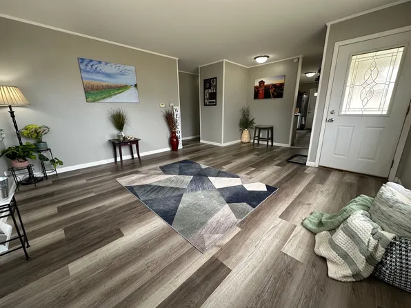 620 Lakeside St, Waterloo, IA 50703