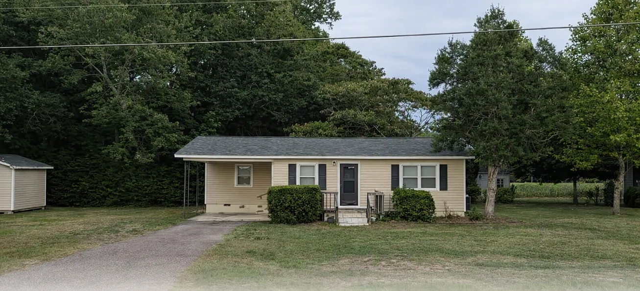 3 bed, 1100 sqft, $1,275 — Photo 1