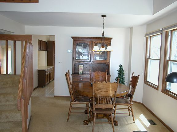 5th image of 405 New York Ln