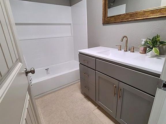3rd image of 401 Beaver Circle Dr