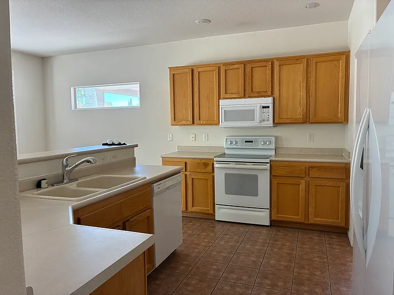 2578 Woodson Ave — Photo 26