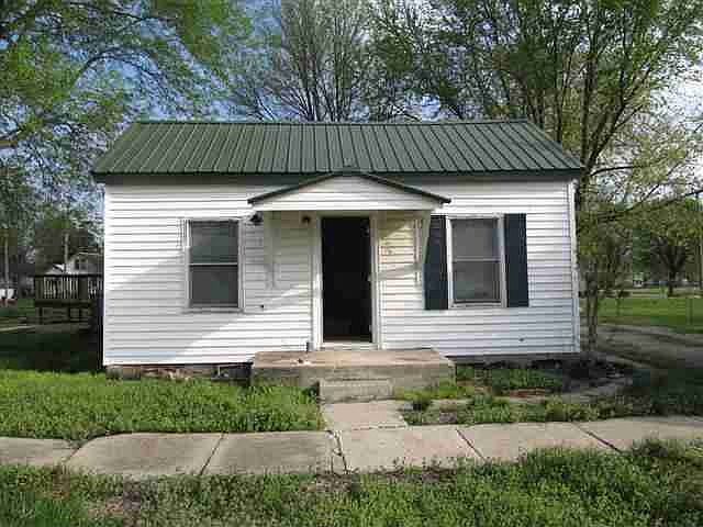 1st image of 206 W 4th St