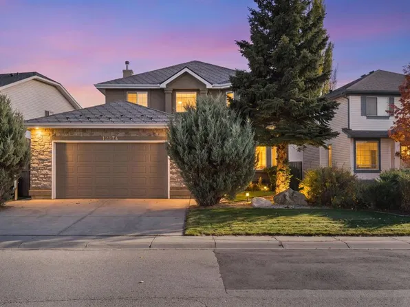 12574 Douglas Woods Rd NW, Calgary, AB T2Z 3J1