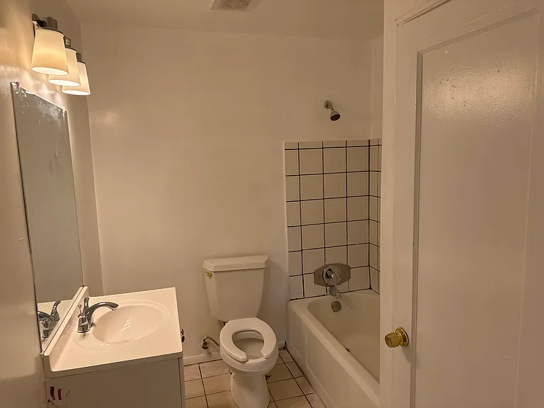 581 N Colorado St #1 — Photo 4