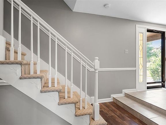 4th image of 10581 Foster St