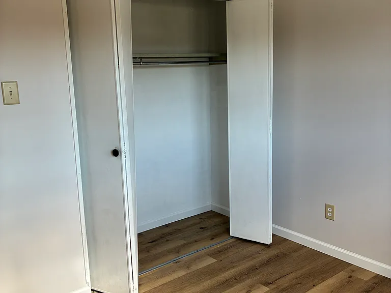 2313 & 2315 Saint George Ln — Photo 10