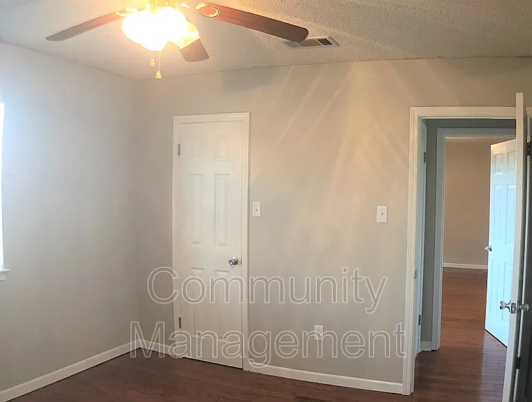 7910 Bayou Fountain Ave — Photo 8