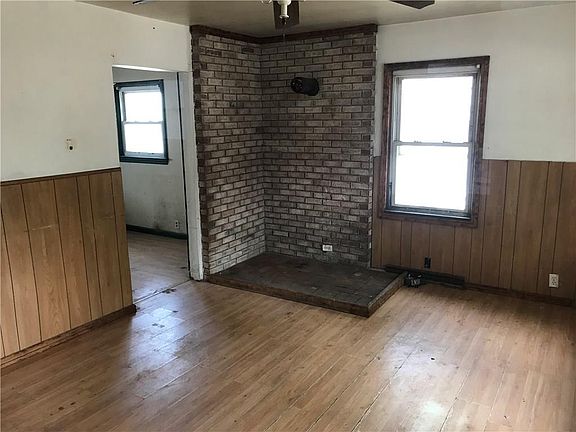 4th image of 103 S Grant St