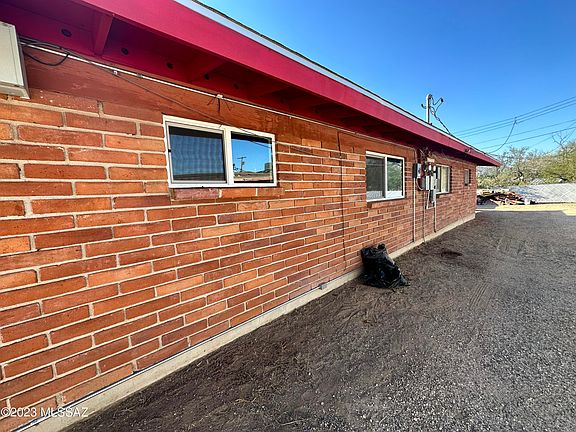 2nd image of 3247 E Monte Vista Dr