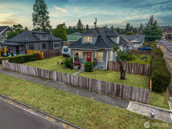 6447 S Warner Street, Tacoma, WA 98404