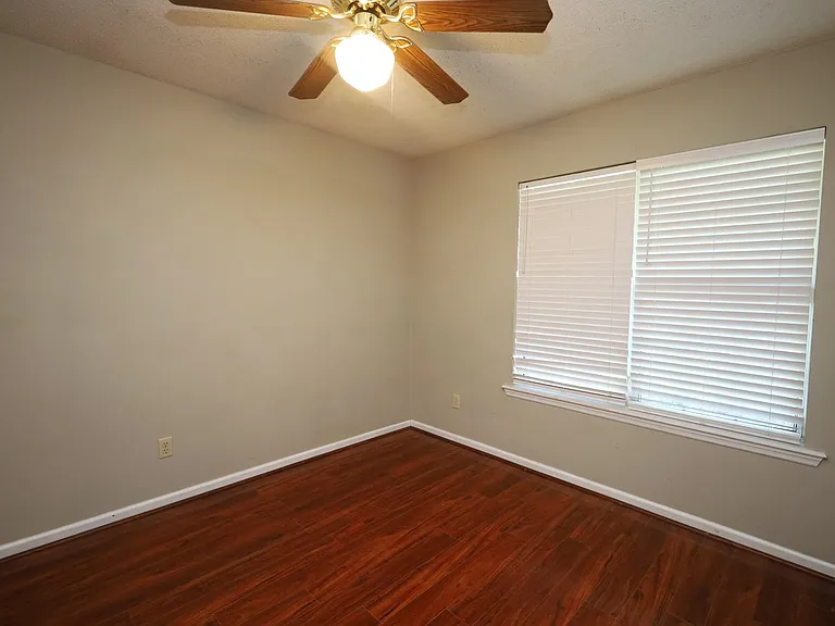 4116 Hamilton Cir — Photo 5