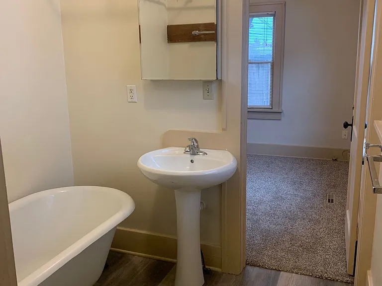 239 S Greenwood St — Photo 7