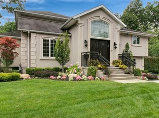 4 Cameo Ridge Rd, Monsey, NY 10952