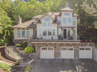 104 Garibaldi St, Lake Oswego, OR 97035