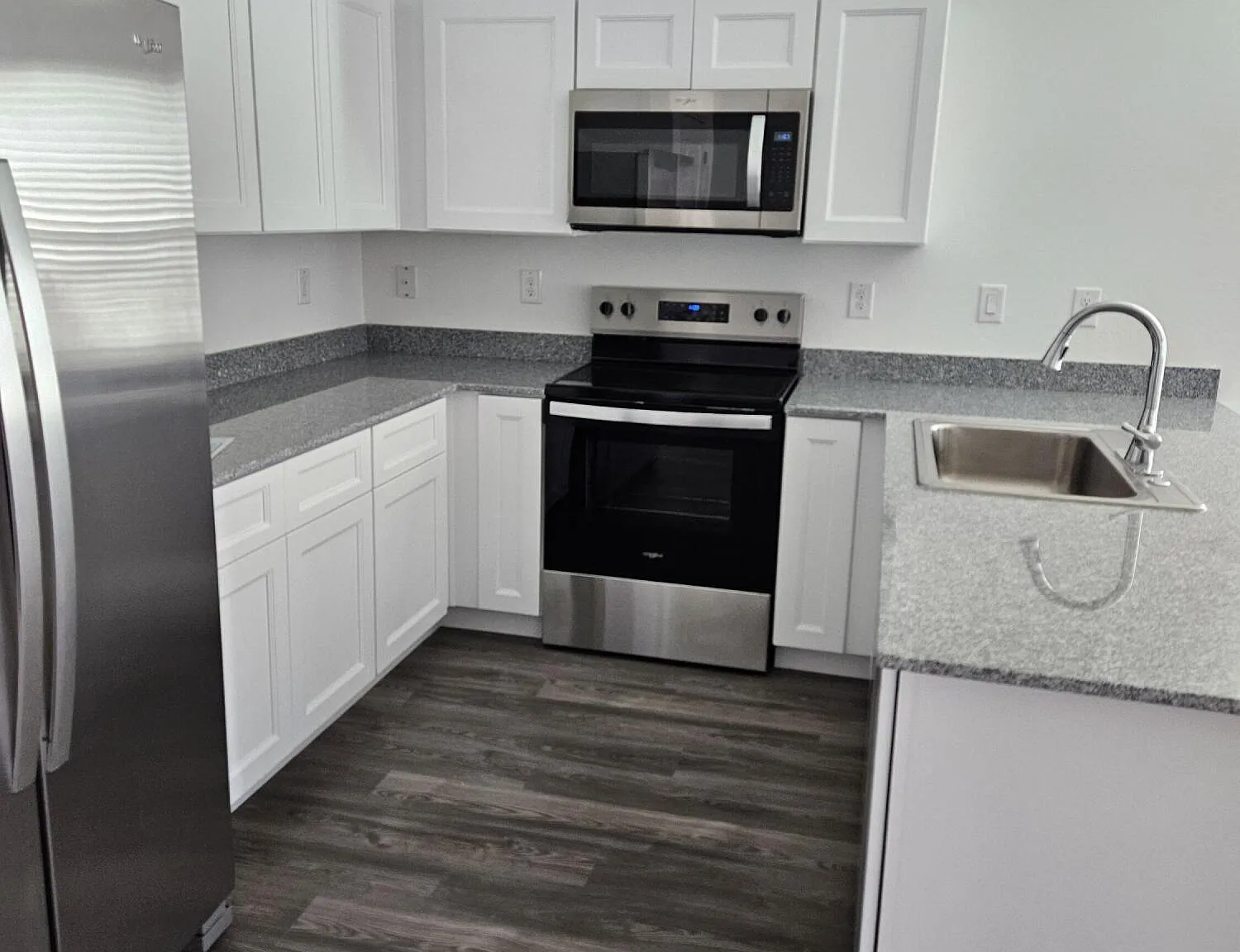 3 bed, 1.5 bath, 1155 sqft, $1,535 — Photo 4