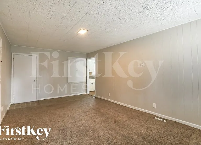5915 Harvard Ave — Photo 4
