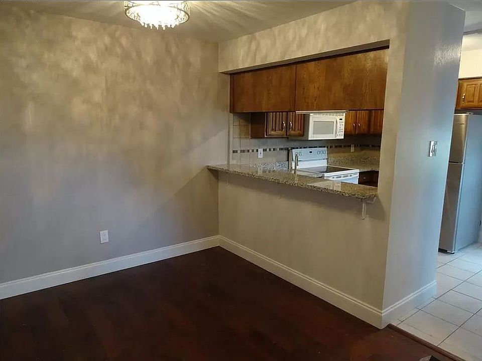 1st image of 333 Melrose Dr APT 6B