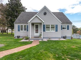 1509 Charlton Heights Rd, Coraopolis, PA 15108