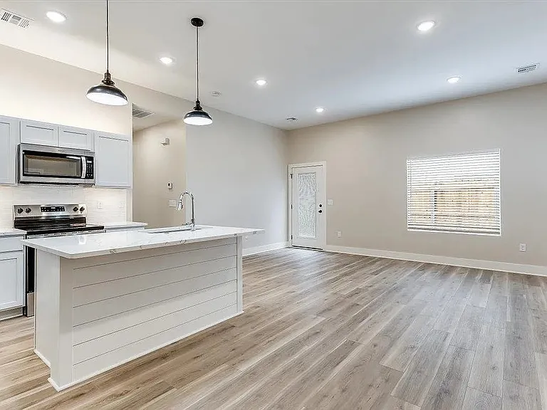 17018 W Lawson St — Photo 7